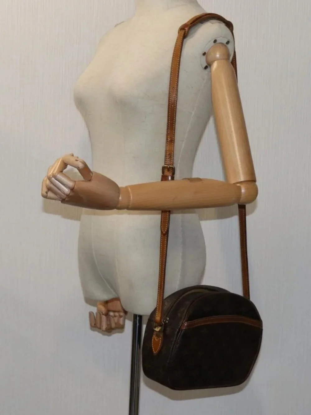 LOUIS VUITTON Monogram Blois Shoulder Bag M51221 LV Auth
